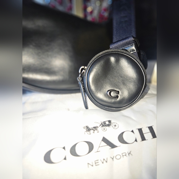 EUC Coach Hall Soft Sling Black Leather Crossbody - Picture 2 of 12